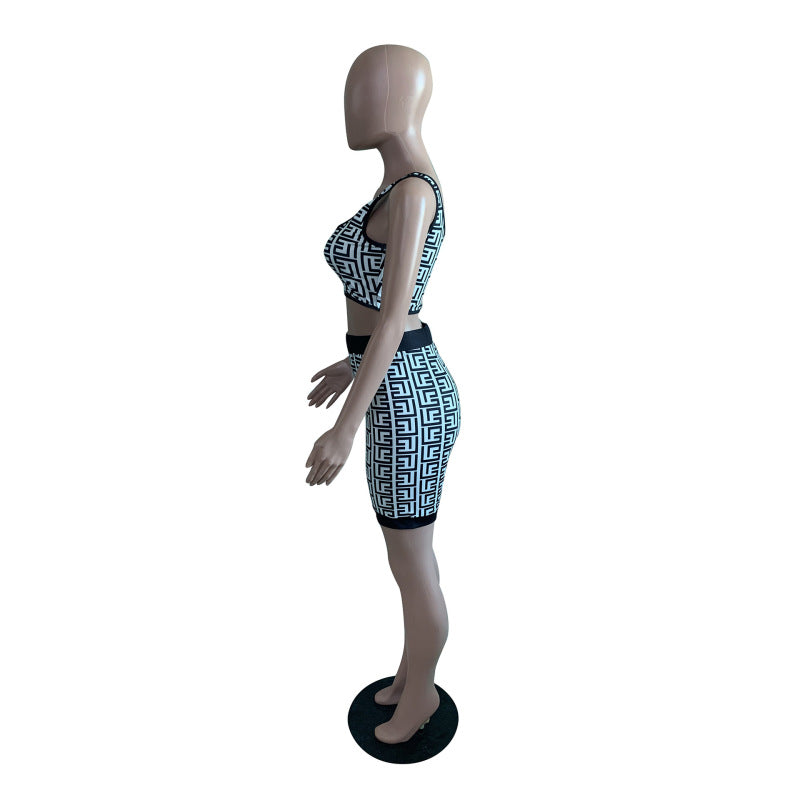 Conjunto de camiseta sin mangas corta informal y pantalones cortos ajustados para mujer