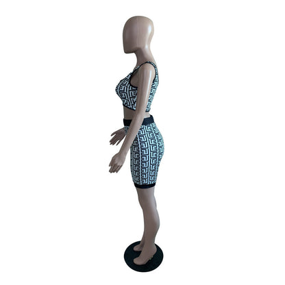 Conjunto de camiseta sin mangas corta informal y pantalones cortos ajustados para mujer