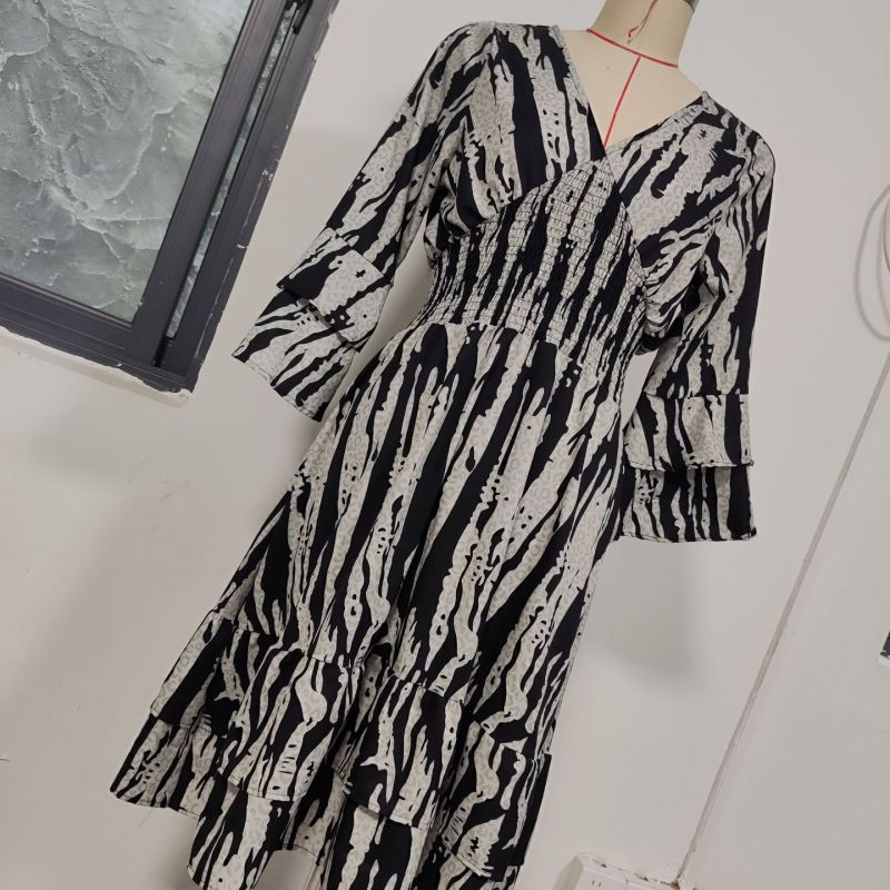Women Fashion Casual V-Neck Printed Long Sleeve Dress