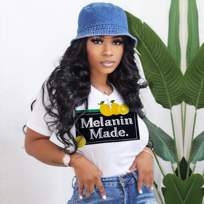 Camiseta informal de cuello redondo con estampado de letras y personajes para mujer, corte entallado