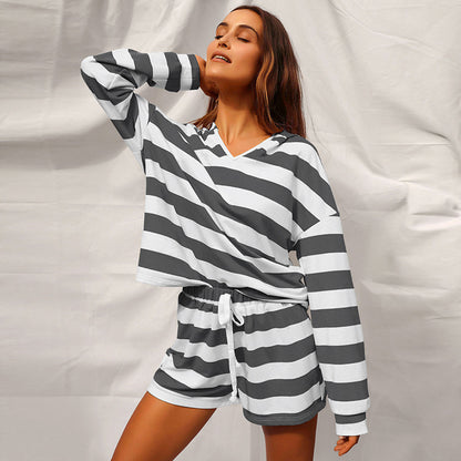 Conjunto de dos piezas de sudadera y pantalones cortos deportivos a rayas para mujer, estilo informal, para vacaciones de verano