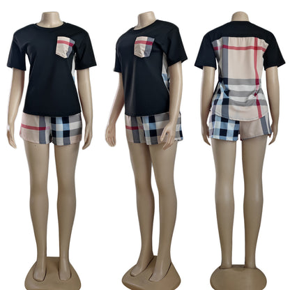 Conjunto de dos piezas de camiseta y pantalones cortos de manga corta con cuello redondo y estampado a cuadros para mujer