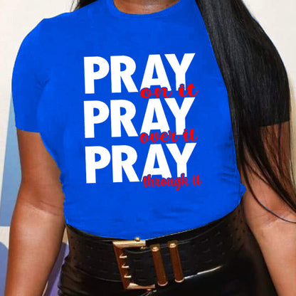 Camiseta informal holgada de talla grande para mujer, cuello redondo, manga corta, estampado gráfico de palabra "pray"