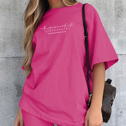 Conjunto de dos piezas de camiseta y pantalones cortos holgados con estampado de letras para mujer