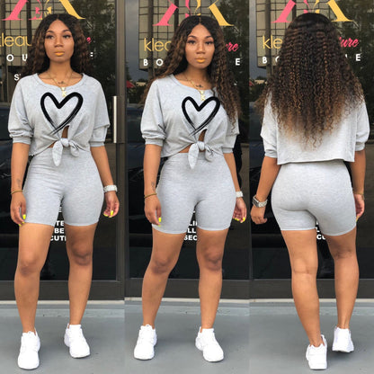 Conjunto informal de dos piezas para mujer, con hombros descubiertos, manga corta y estampado de corazones