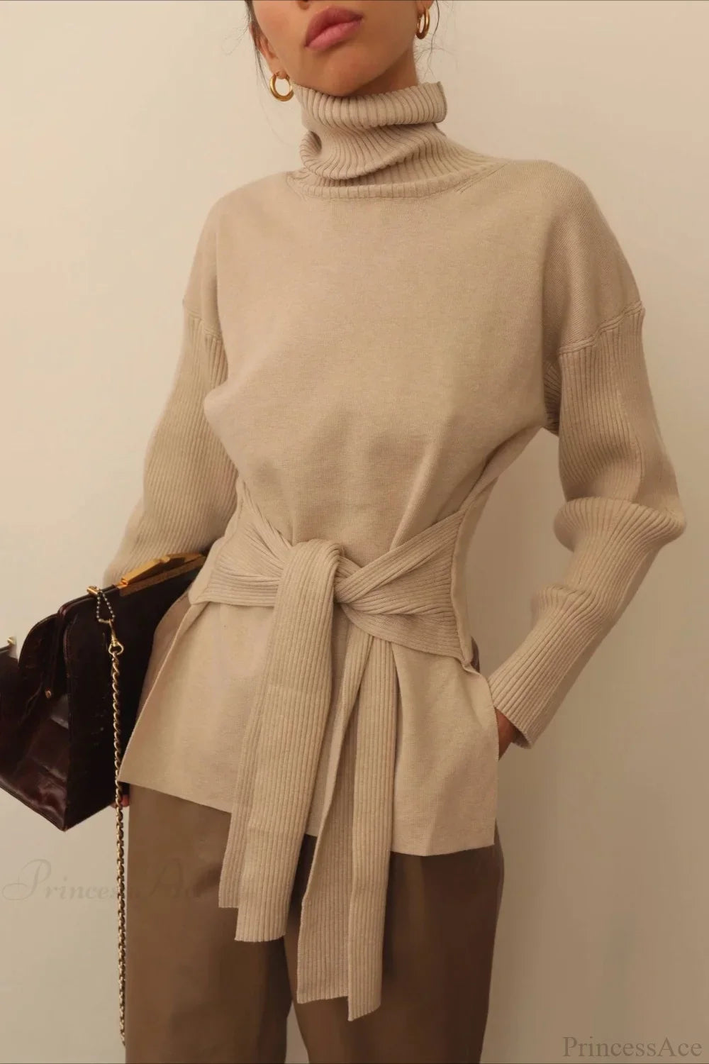 Minimal Turtleneck Tie Backless Fitted Sweater