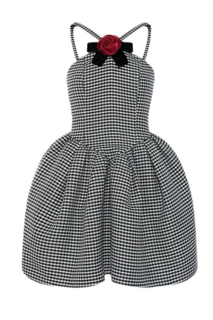 Vestido mini de corte A con lazo de rosas y estampado pata de gallo de Mona