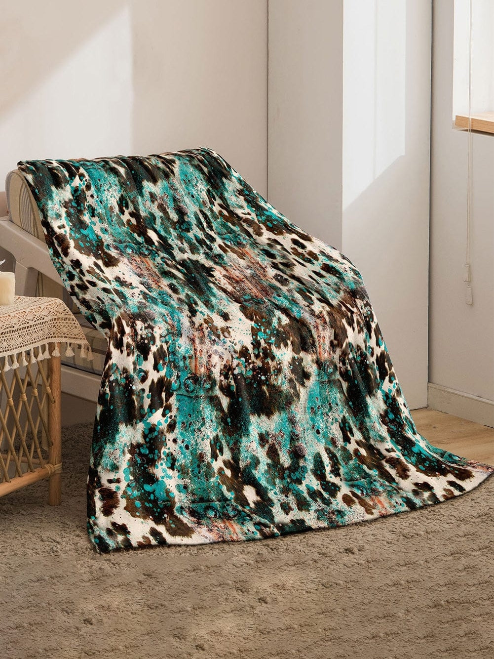 Cozy Multicolour Flannel Blanket with Western Design