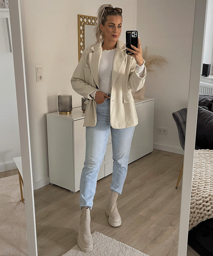 Women's Trendy Beige Blazer with Pockets and Buttons | Great for Everyday Wear