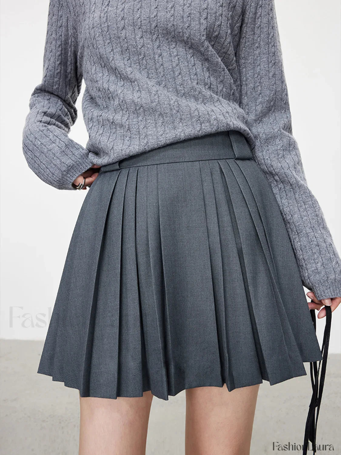 Pleated Solid Graceful Mini Skirt