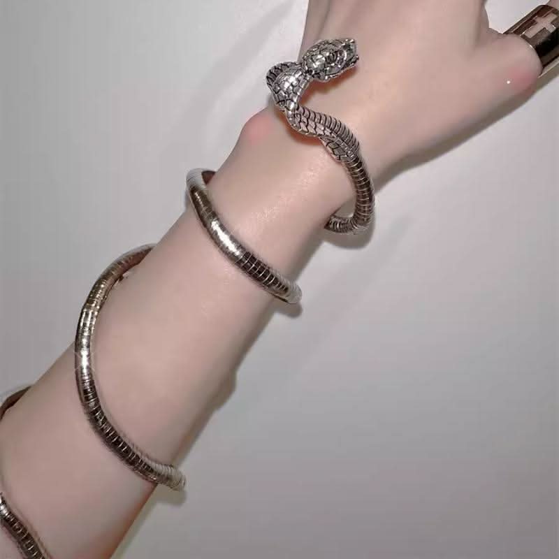 Serpentine decor gold arm cuff  | Festival Outfits Women