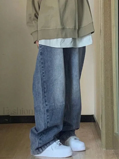 Pocket Design Blue Wash Boyfriend Jeans