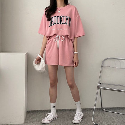 Conjunto de dos piezas de camiseta de manga corta con estampado de letras para mujer