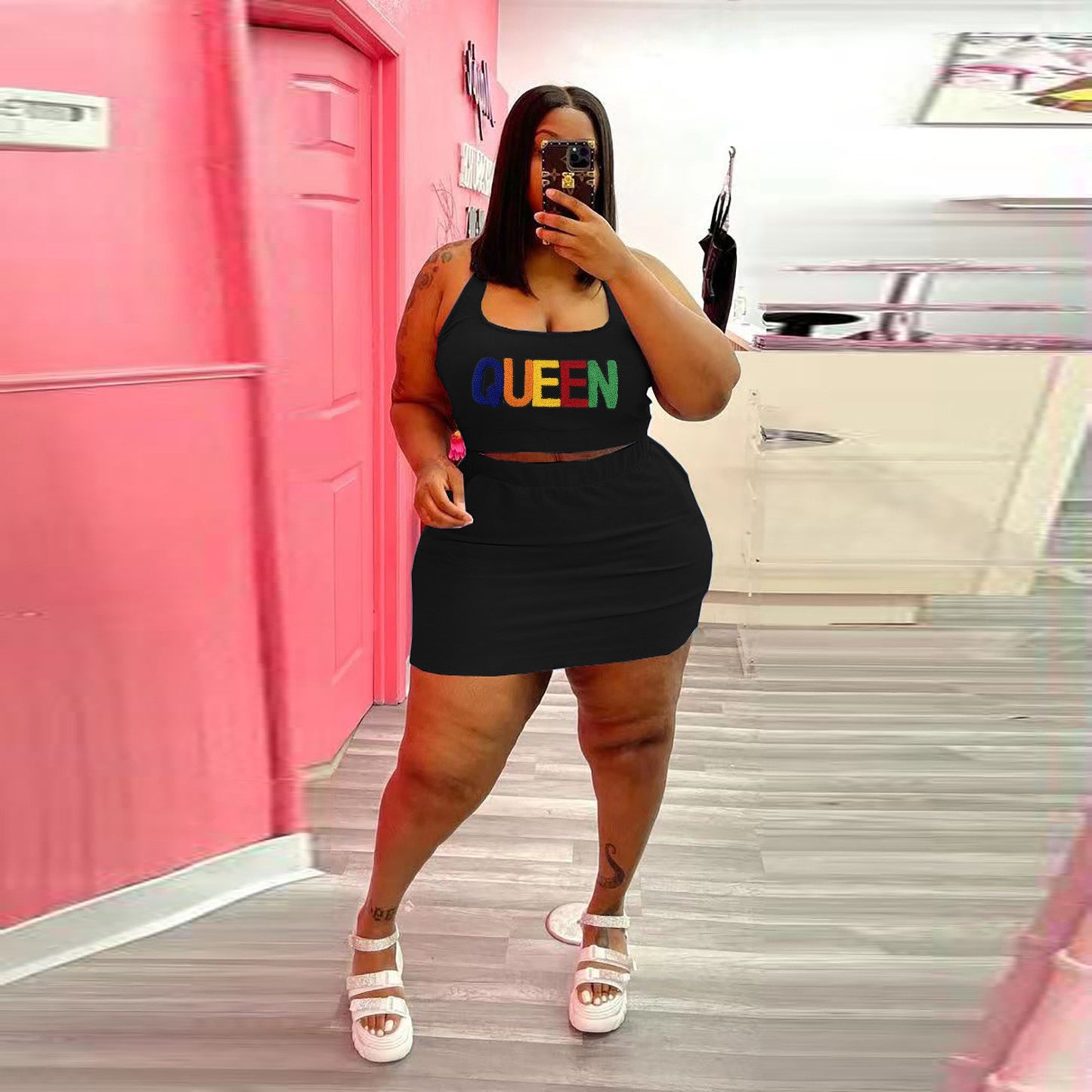 Conjunto de dos piezas de top corto y falda con apliques de letras Queen, informal, deportivo, sin mangas, para mujer