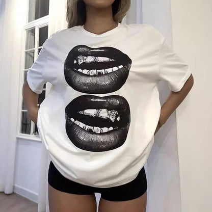 Camiseta informal de manga corta con estampado de labios sueltos para mujer