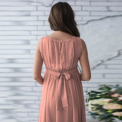 Vestido plisado sin mangas con cuello redondo y costuras de color liso para embarazadas