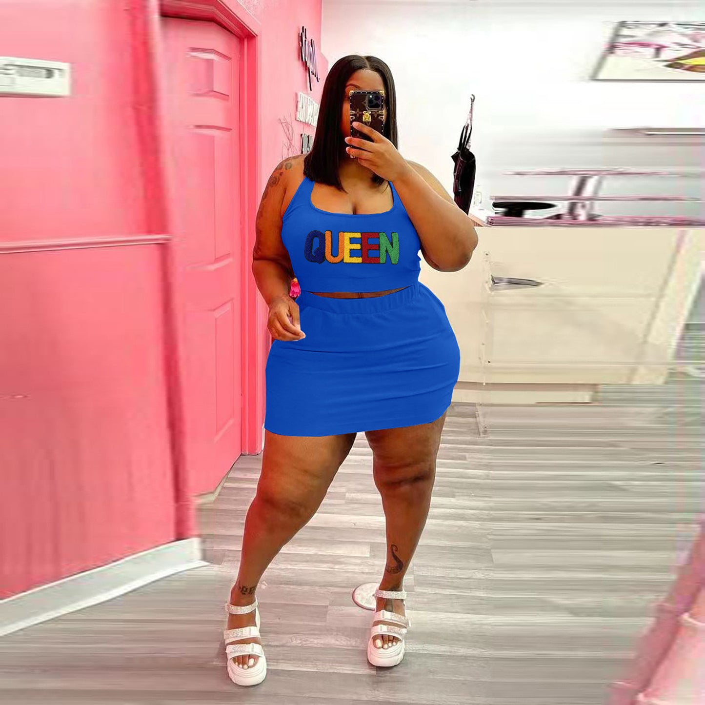 Conjunto de dos piezas de top corto y falda con apliques de letras Queen, informal, deportivo, sin mangas, para mujer