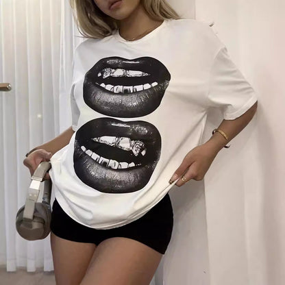 Camiseta informal de manga corta con estampado de labios sueltos para mujer