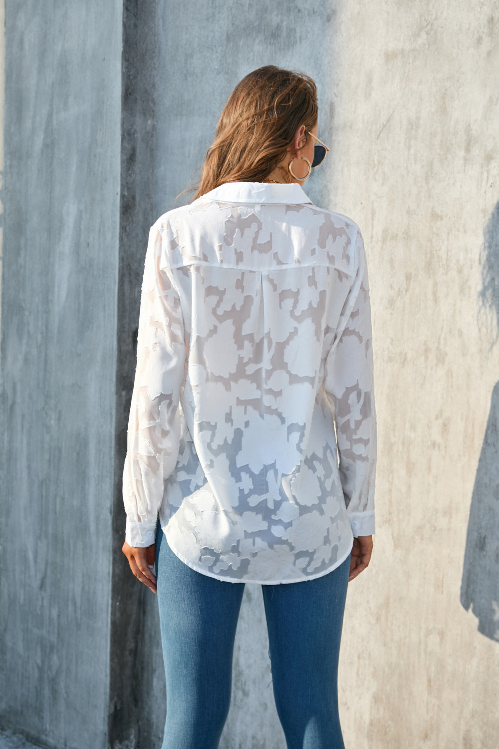 Blusa informal de gasa holgada con estampado floral y solapa de manga larga para mujer