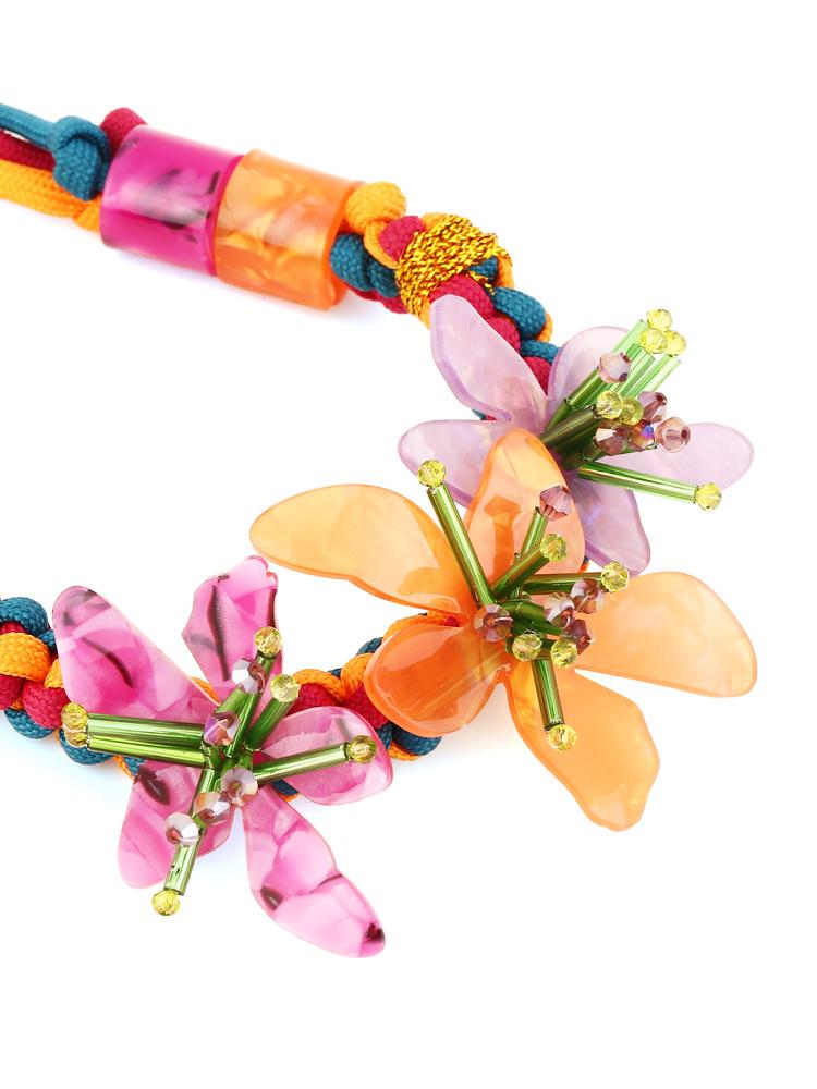Collar con tejido de flores acrílicas Riva
