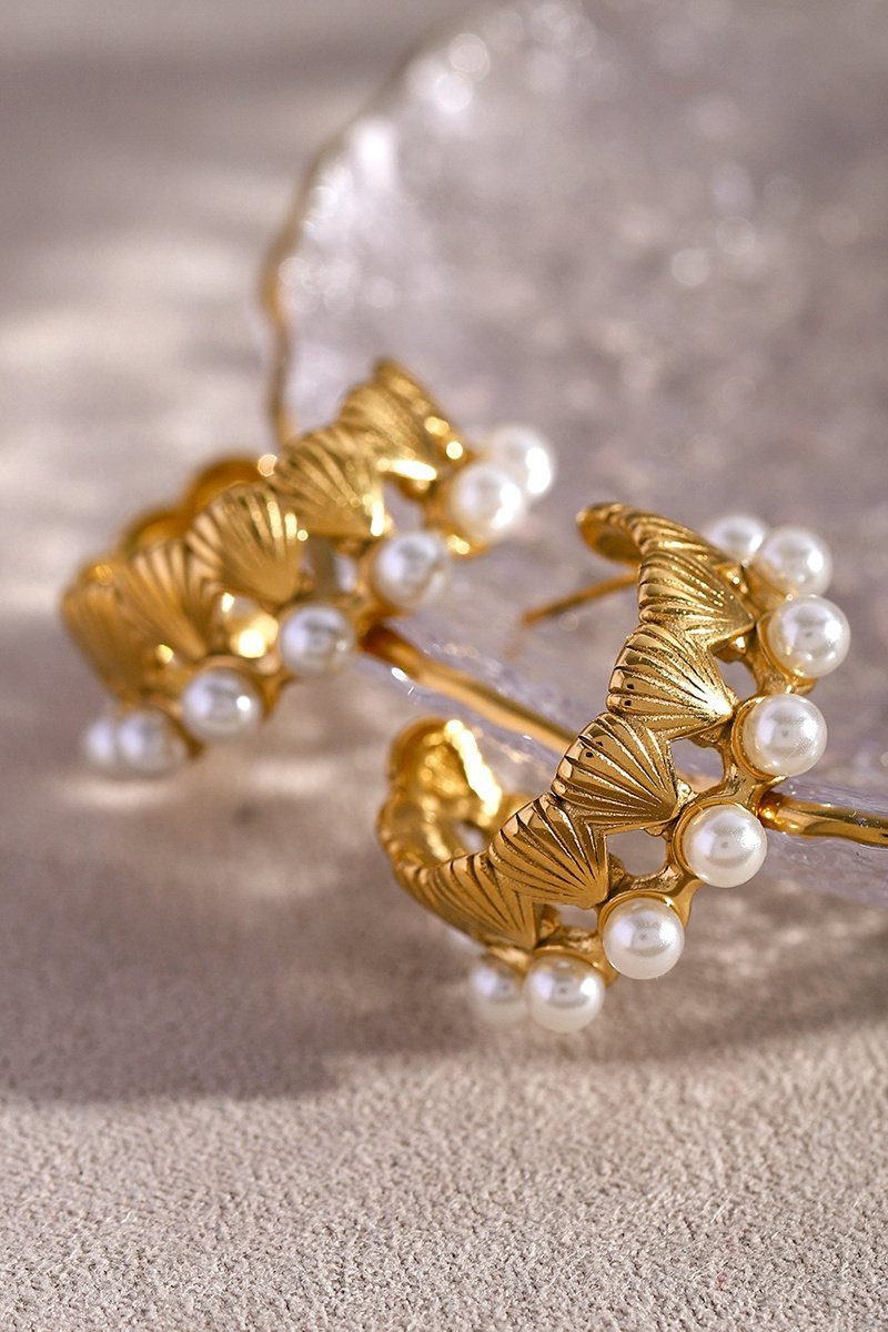 Pendientes de aro con perla y concha