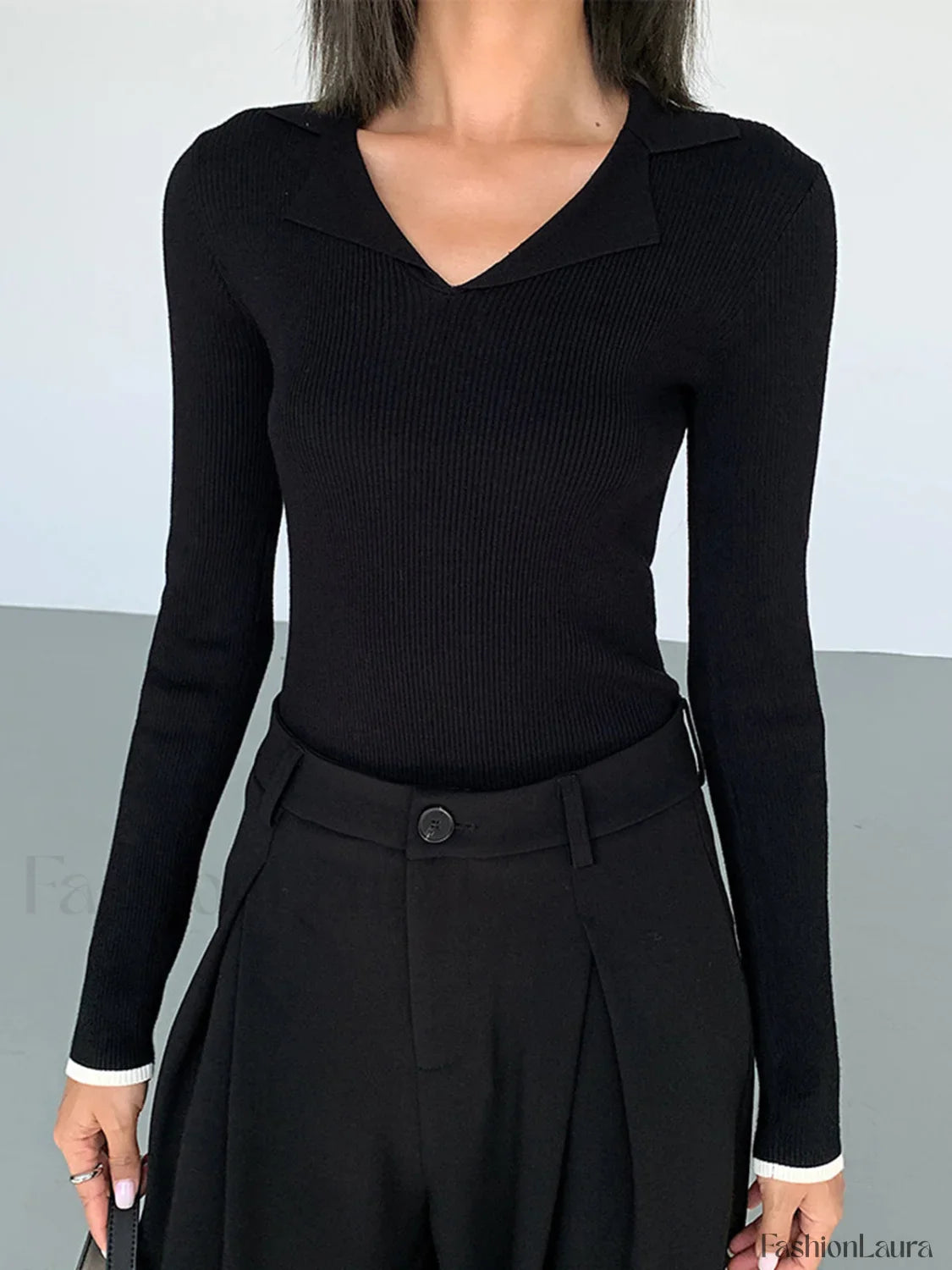Slinky V-neck Collar Trendy Ribbed Knit Top