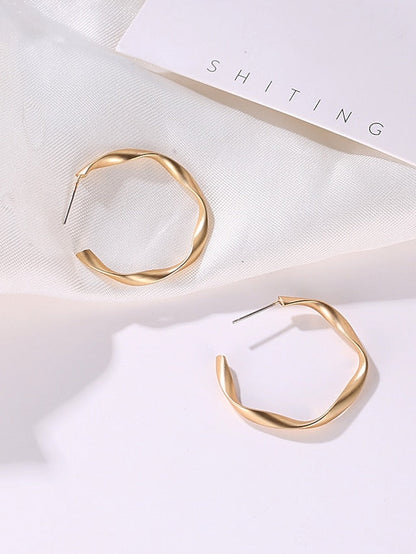 1 Pair Hoop Earrings For Daily Alloy Classic Alphabet Shape Earring for Women