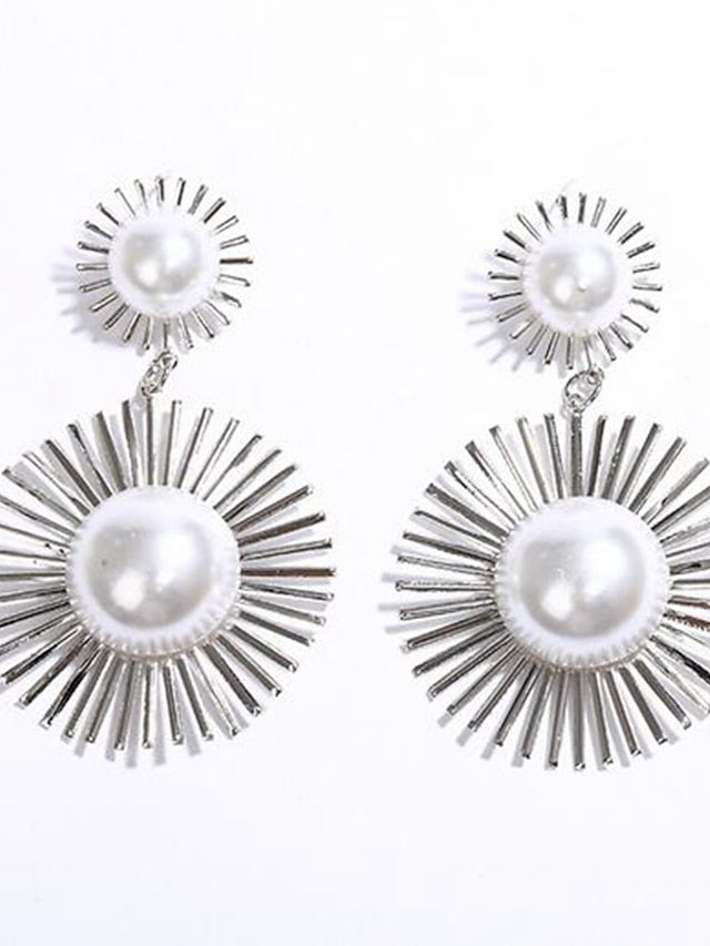 1 Pair Earrings For Street Date Alloy Classic Fashion for Women