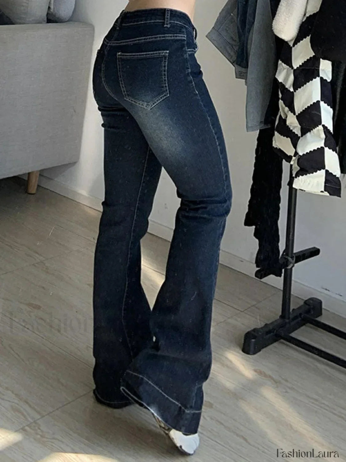 Washed Low Waist Flare Jeans