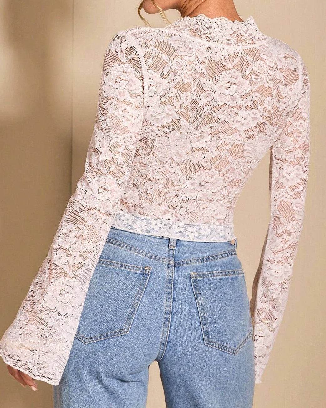 Slim Fit V-Neck Long Sleeve Lace Bottoming Shirt