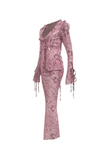 Traje de dos piezas con blusa y falda larga con estampado de orejas de madera y cobra