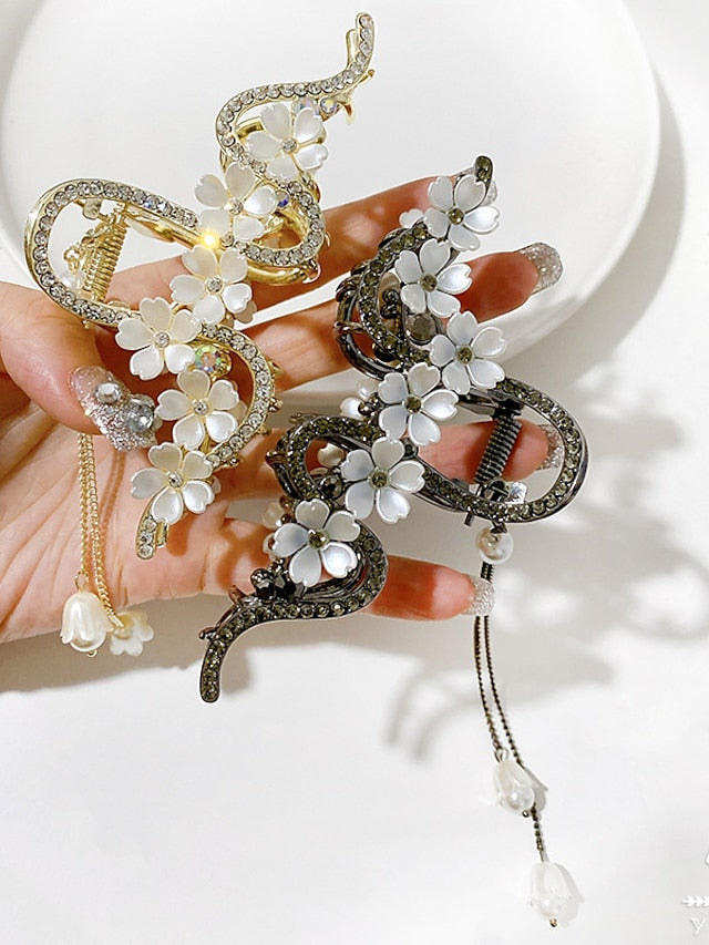 2 pcs Claw Clips Metal Hair Clips 4.3 Gold Hair Clips for Women Non Slip Cute Hair Claw Clip Fashion Hair Shark Hair Clip Metal Hair Claw Clip 1PCS Bell Orchids Pearl Tassel Fashion Nonslip Hair Clips for Women